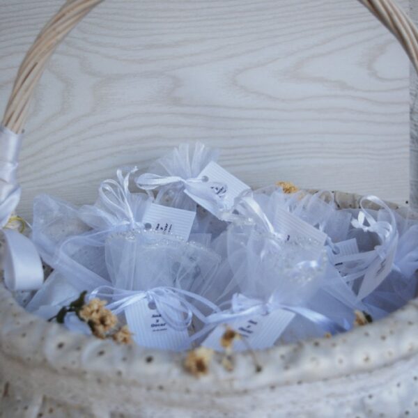 cesta saquitos arroz para invitados boda